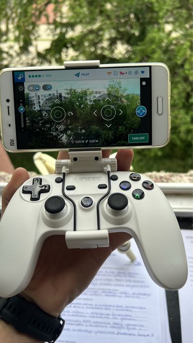 Дрон Yuneec Breeze 4K с контролер и две батерии