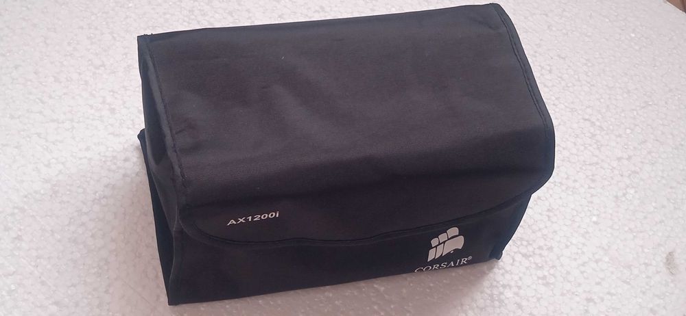 CORSAIR  ( несесер )