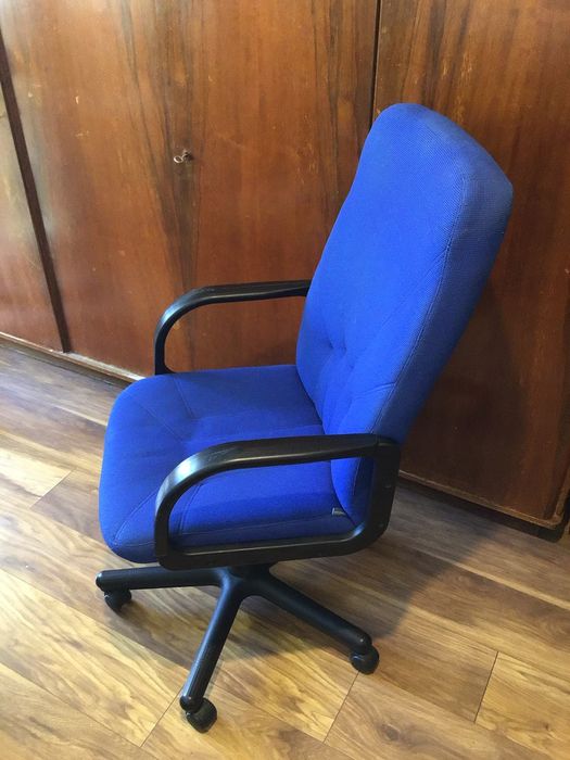 Голям офис стол - син плат