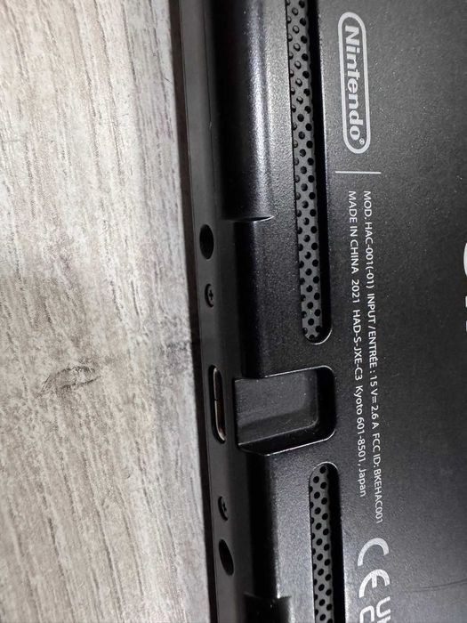 Nintendo Switch -Пълен комплект + 2 игри