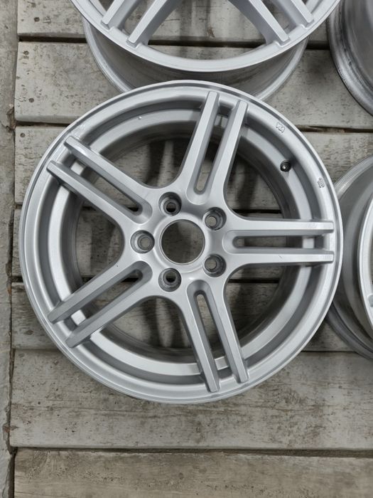 Продам диски литьё на 16