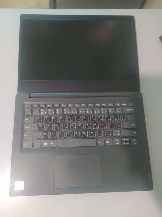 Ноутбук Lenovo V14-IIL (i5) на запчасти / под восстановление