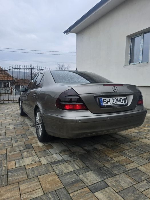 Vând Mercedes e200 clasic w211