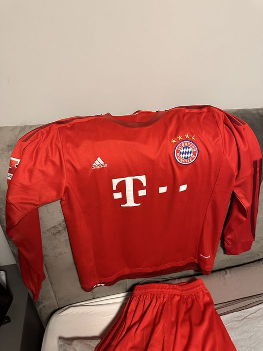 Спортен комплект adidas Bayern Munchen L