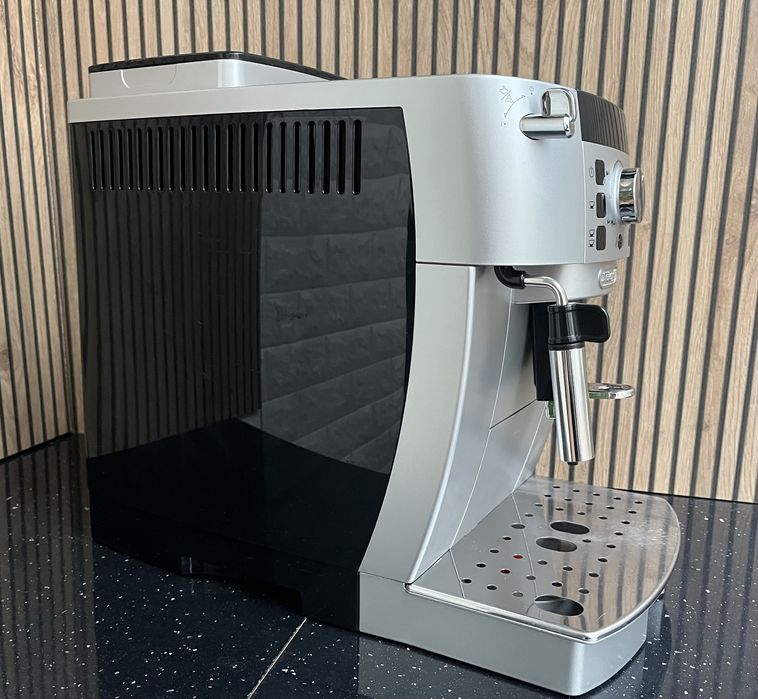 Delonghi Magnifica S - Перфектно състояние с 6 месеца гаранция!