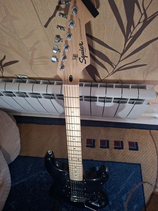 Электро гитара Squier Stratocaster Bullet