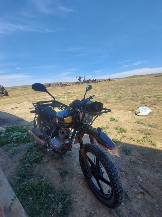 Продам мотоцикл HONDA 200 куб