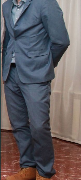 Продам мужской костюм
