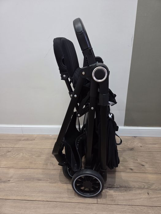 Коляска с перекидной ручкой