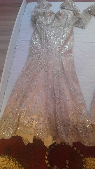 Прекрасни рокли носени по един път!