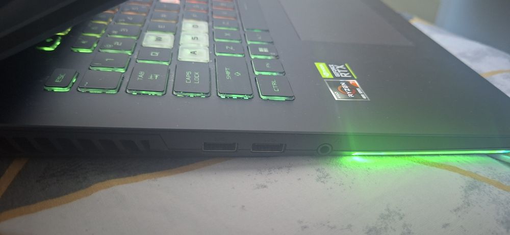 Laptop asus rog strix g17