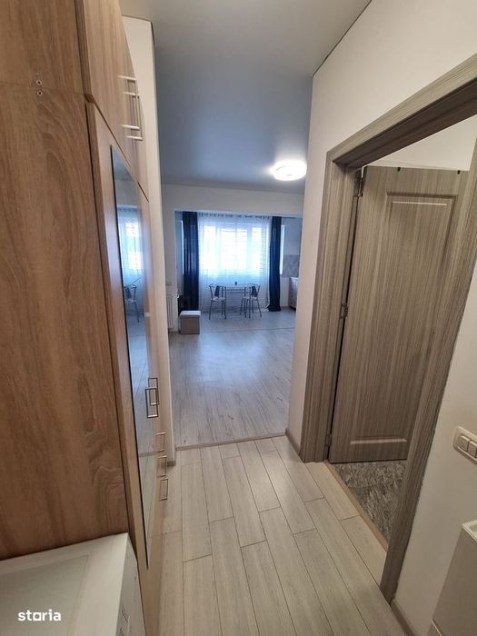Garsonieră confortabilă, etaj 3, lift disponibil — fotografia 3