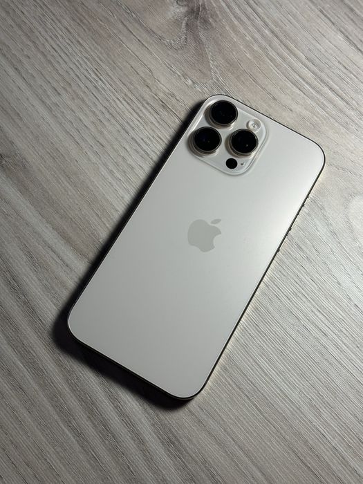 iPhone 16 Pro Max на гарантии, обмен