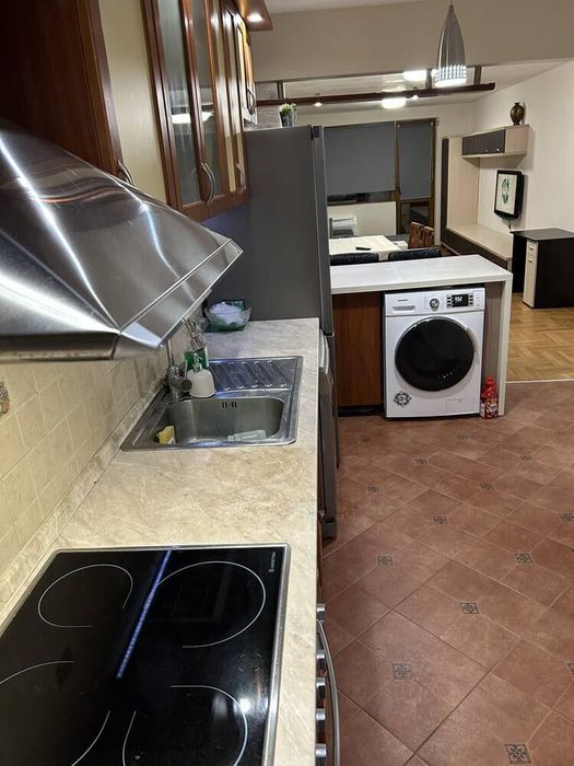 Дава се под наем Тристаен апартамент в Бургас, Възраждане - 105 кв.м за 688.5 € - Снимка #1