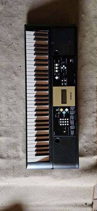 Orga Yamaha YPT-220