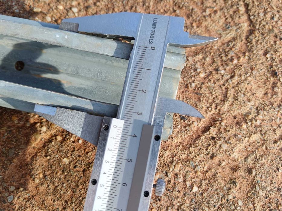 Stalpi metalici /Spalieri zincati 2 m