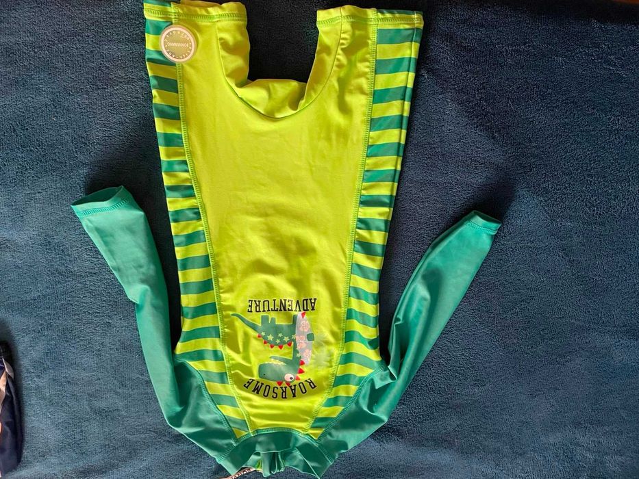 Costum baie (plaja sau bazin) pentru copii de 1-3 ani (spiderman, rechini, dinozauri)