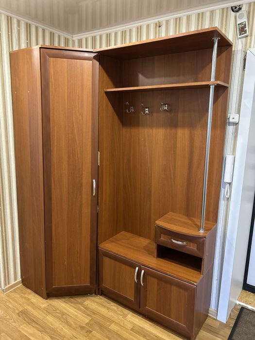 Продам шкаф для прихожей