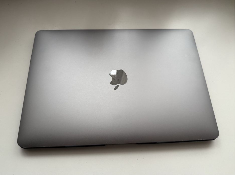 MacBook PRO 2018 • 97% Bateria