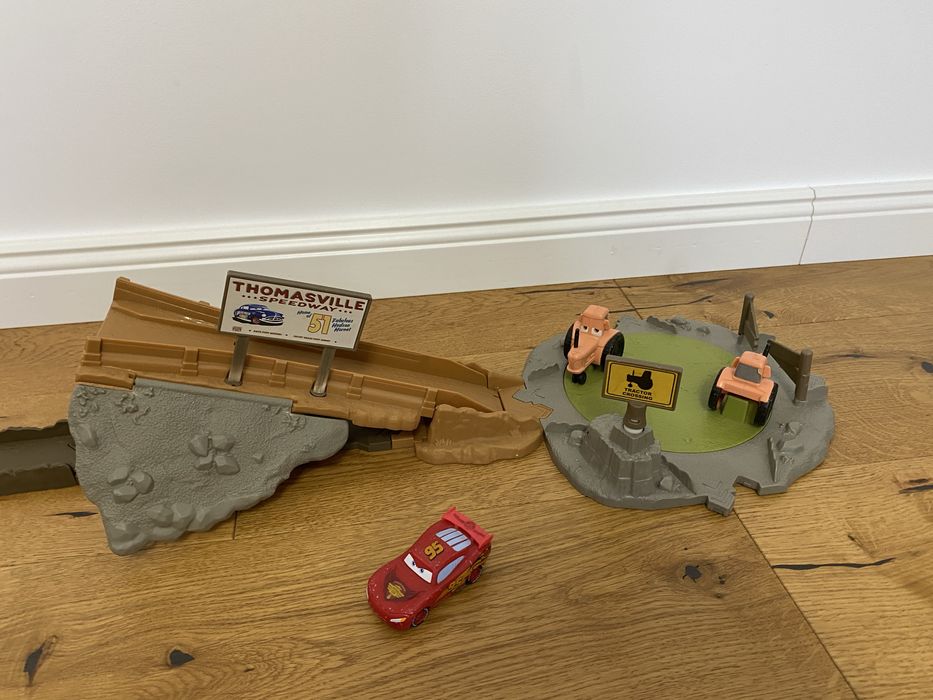 Set de joaca Disney Cars - Smokey’s Tractor Challenge