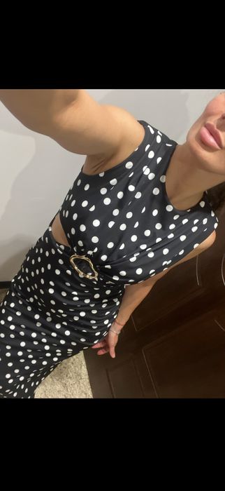 Чисто нова рокля на точки