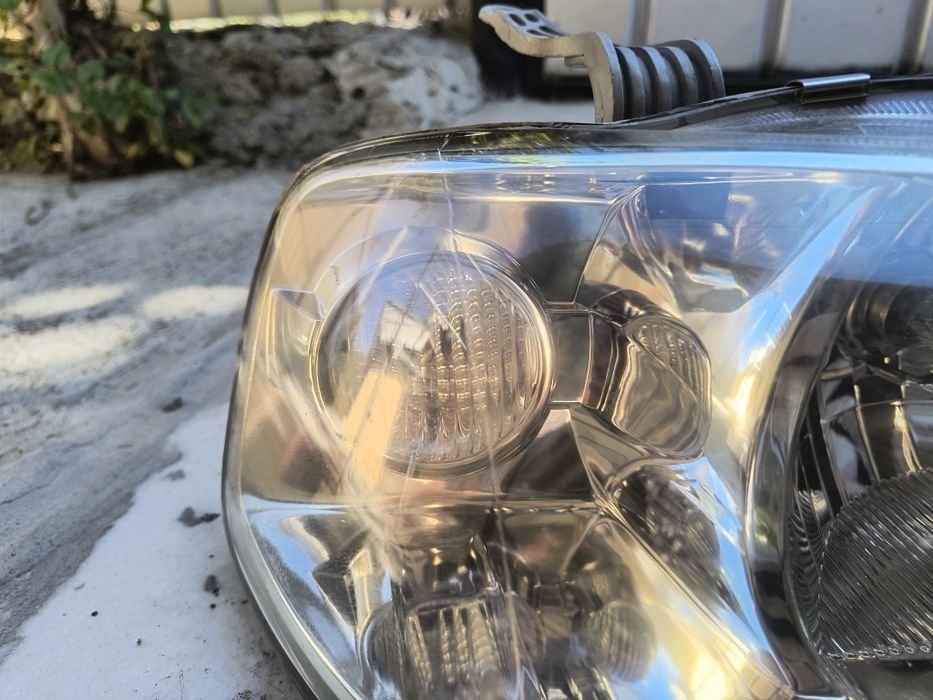 Vând far dreapta Chevrolet Aveo cu becuri incluse