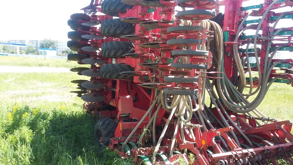 Продам сеялку Kverneland msc6 (берестье)