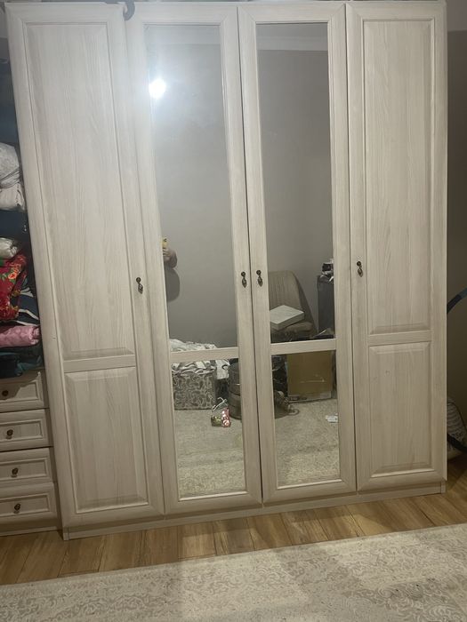 Белоруская. Мебель в отличном состаяние