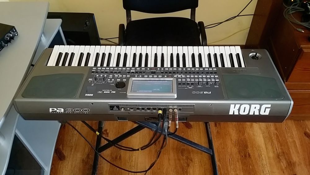 Vând Korg pa 900