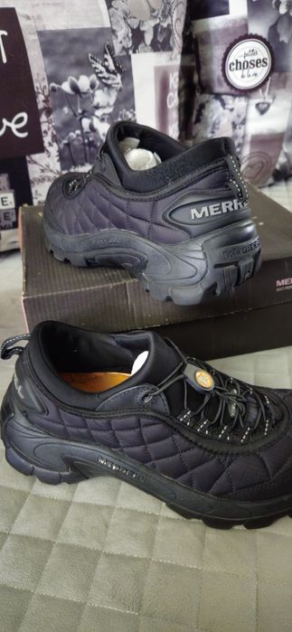 Продам мужские кроссовки