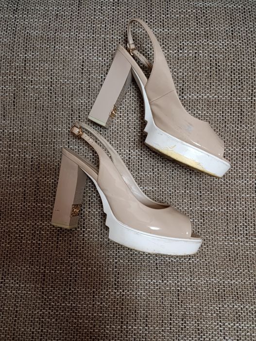 Женская обувь новая и б/у в отличном состоянии.  50 тысяч  каждая пара