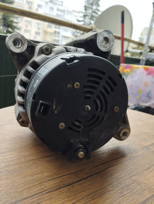 Продава се алтернатор (динамо) за волво s40