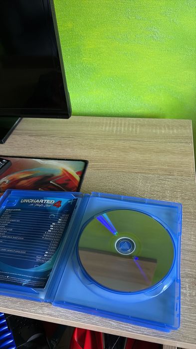 Продавам диск UNCHARTED 4 за PS4