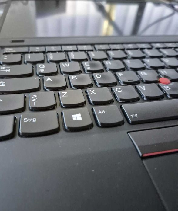 Lenovo ThinkPad X1 Carbon Gen 6 - i7-8650U, LTE/4G, Счупен Екран