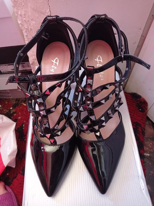 Încălțăminte mărimi mari 39-40