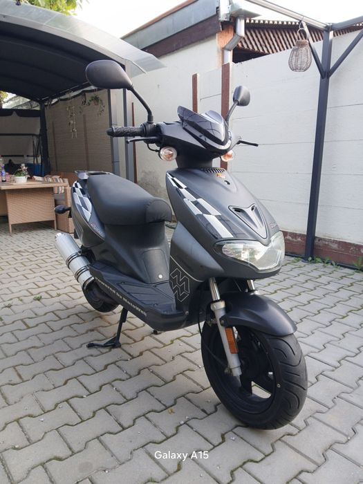 Scuter motowell 49cc 4 timpi răcire aer înmatriculat cu nr si talon carte