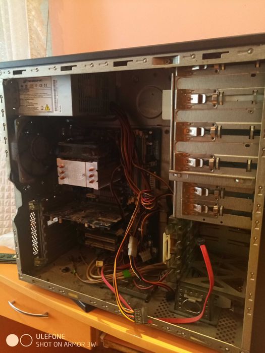 Pc кутия със захранване ,дъно и процесор