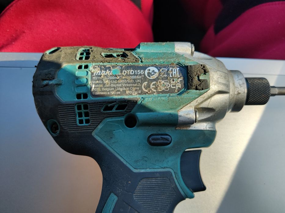 Vând 2 bormașini Makita cu Acumulatori