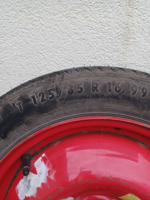 Продавам резервни гуми с джанти патерици