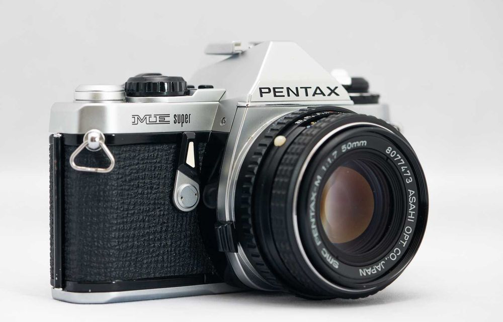 Aparat film Pentax ME Super cu Pentax 50mm 1.7 in stare foarte buna
