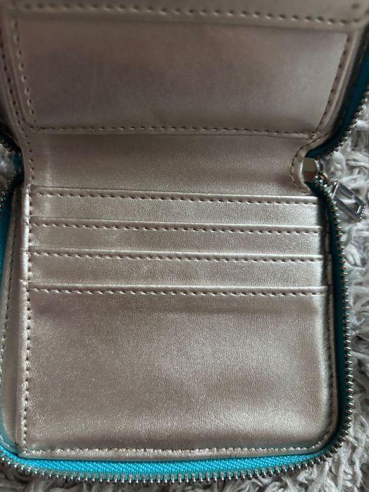 Дамски Портфейли Guess и Parfois