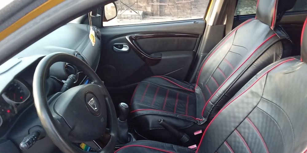 Vând Dacia  Duster 1.5 dci