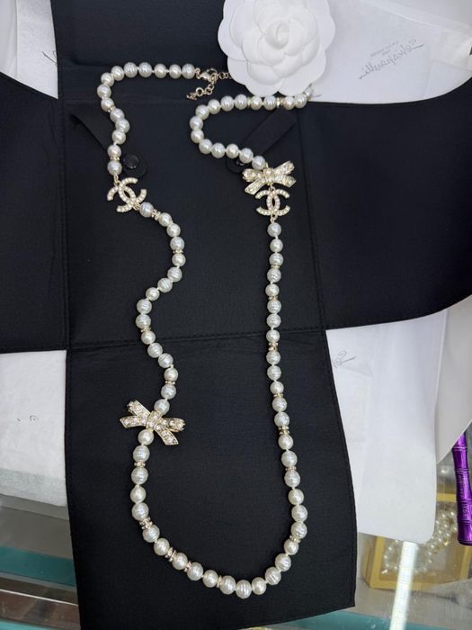 Сотуары  чокеры от Шанель