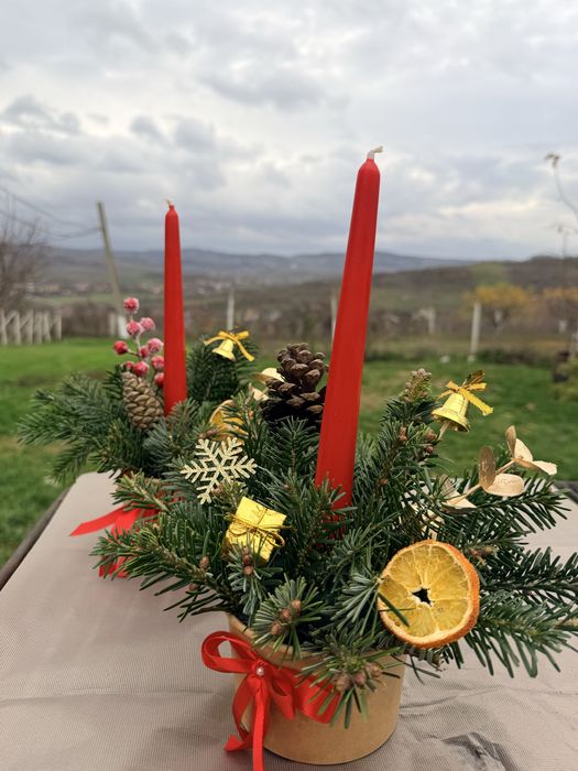 Aranjament Crăciun cu lumânare + coronițe pin natural