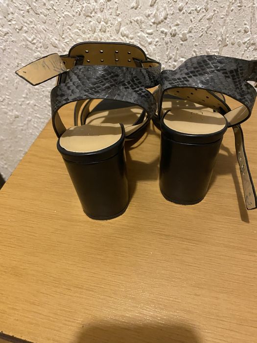 Дамски сандали