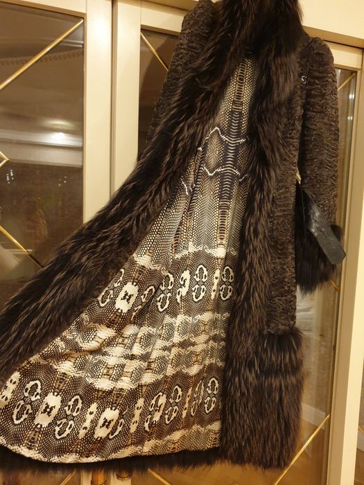Продам Срочно Шубу " Roberto Cavalli"