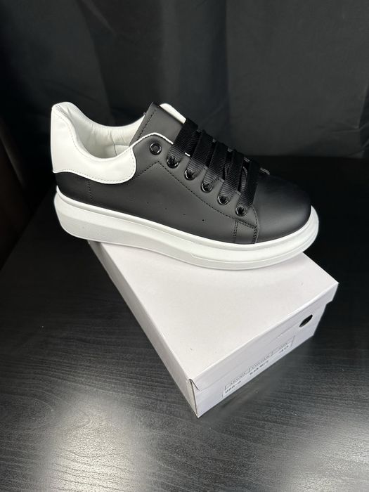 Adidasi negri cu alb,  marimi 36-40