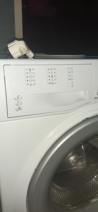 Пералня hotpoint ariston