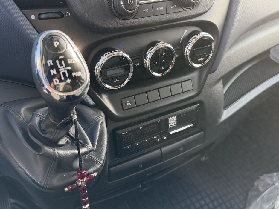 Vând Iveco daily autoplatforma