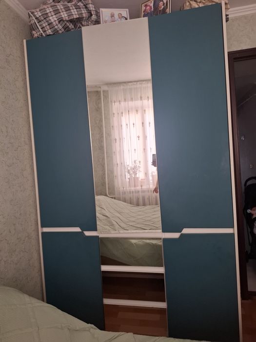 Продам спальный гарнитур